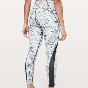 Lululemon Train Times 7/8 Pant *25" Light Garden White Black / Black size 4